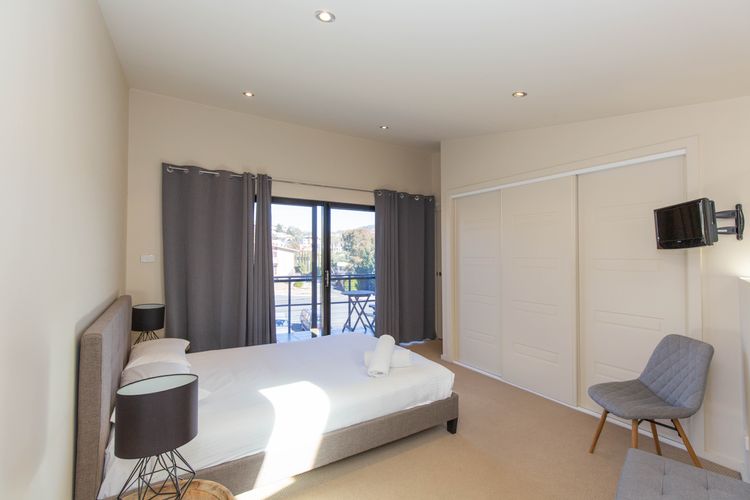 Khione – 5/23-25 Kirwan Close