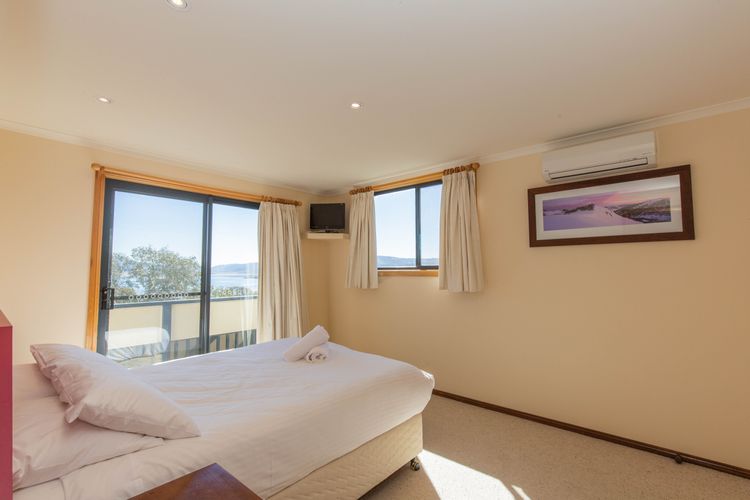 Lakehaus – 2/11 Rainbow Drive