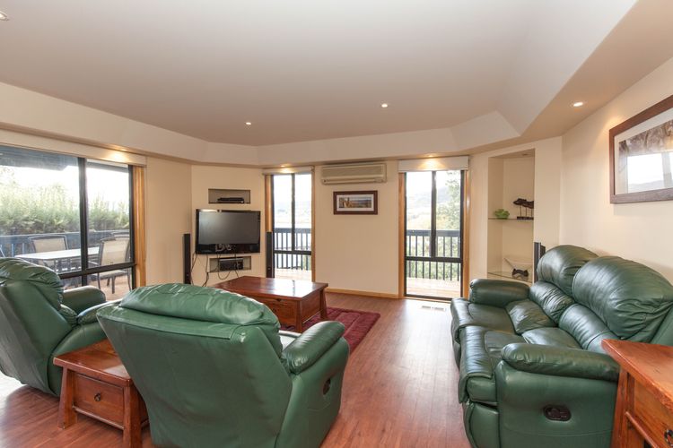 Lakehaus – 2/11 Rainbow Drive