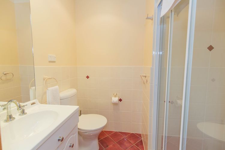 Lakehaus – 2/11 Rainbow Drive