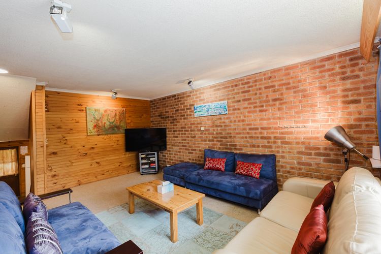 Misty Gables – 2/24 Townsend Street