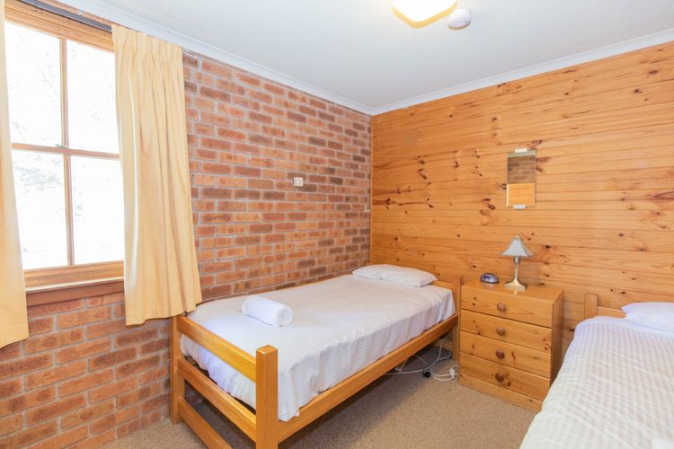 Misty Gables – 2/24 Townsend Street