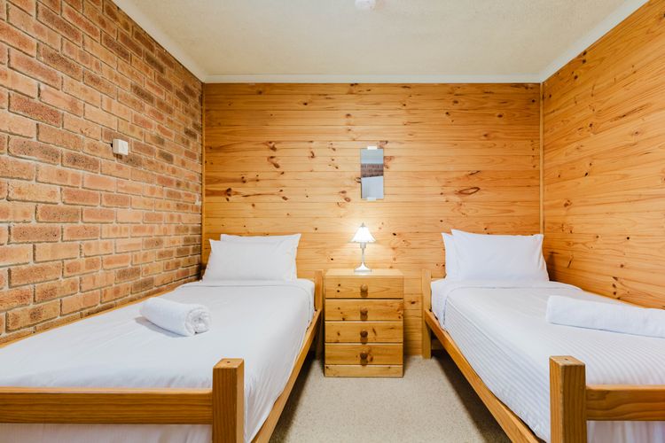 Misty Gables – 2/24 Townsend Street