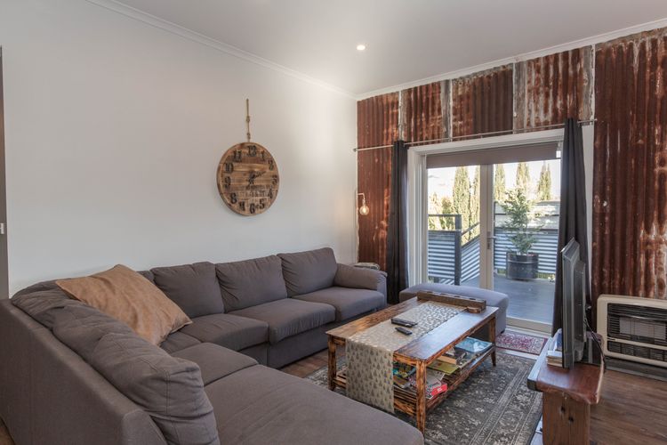 Oak & Barrel – 7 Twynam Street