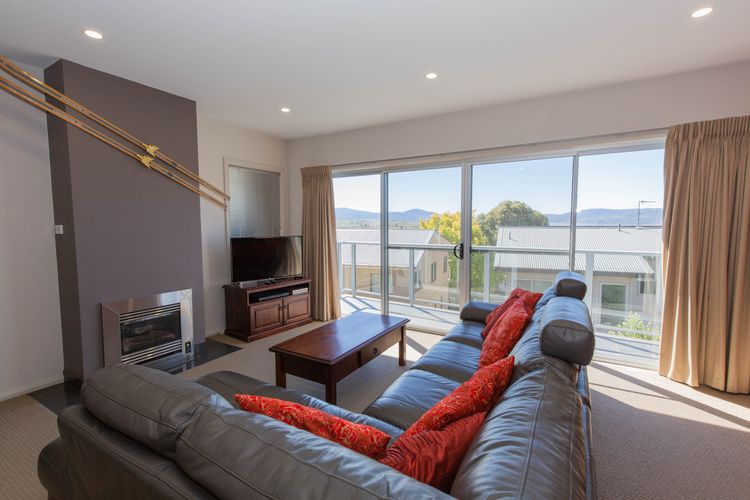 Opus – 1/10 Poley Cow Lane