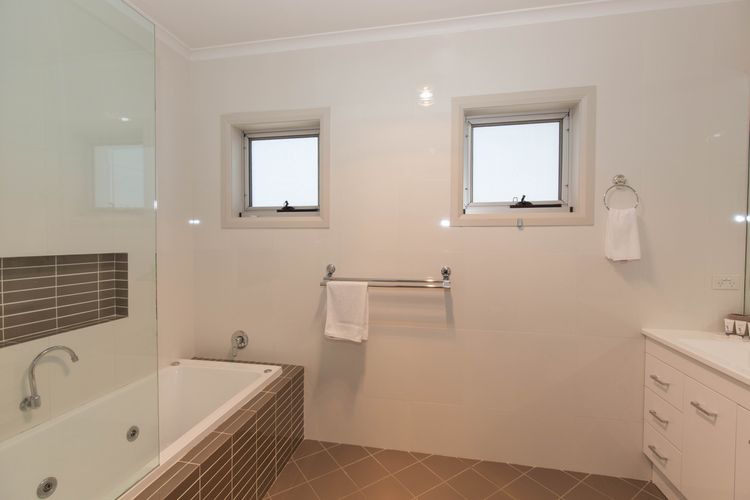 Opus – 1/10 Poley Cow Lane