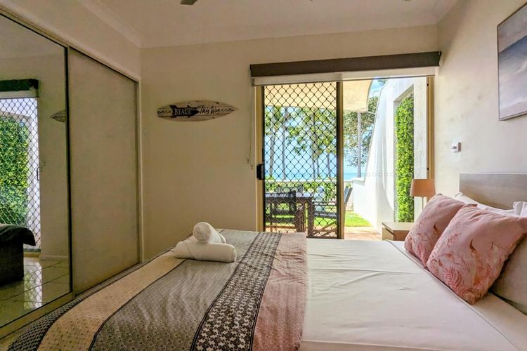 Sails 15 One Bedroom Beachfront