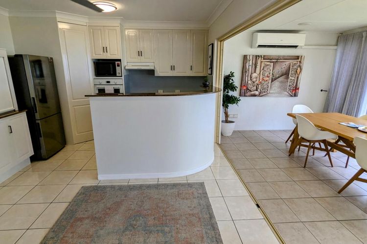 Sails 15 One Bedroom Beachfront