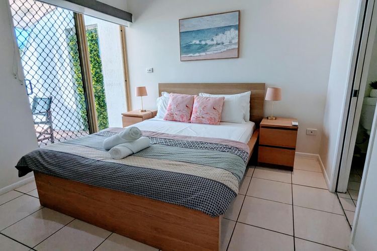 Sails 15 One Bedroom Beachfront