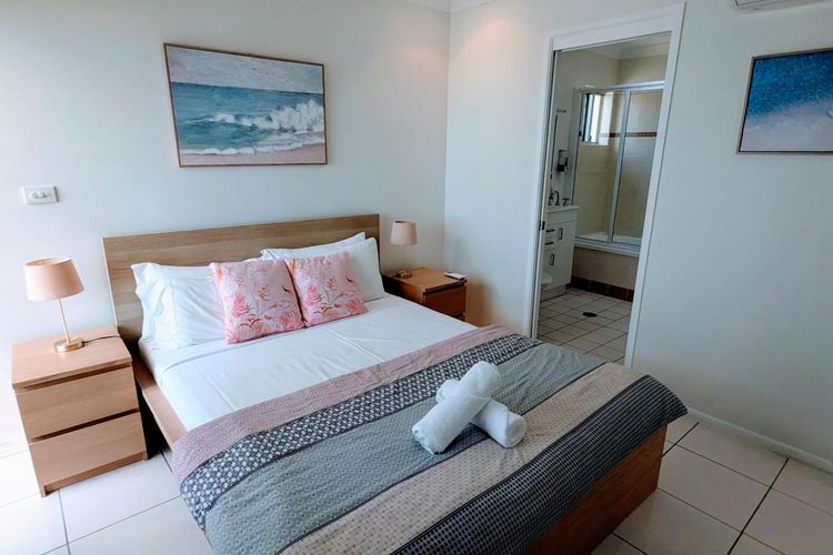 Sails 15 One Bedroom Beachfront
