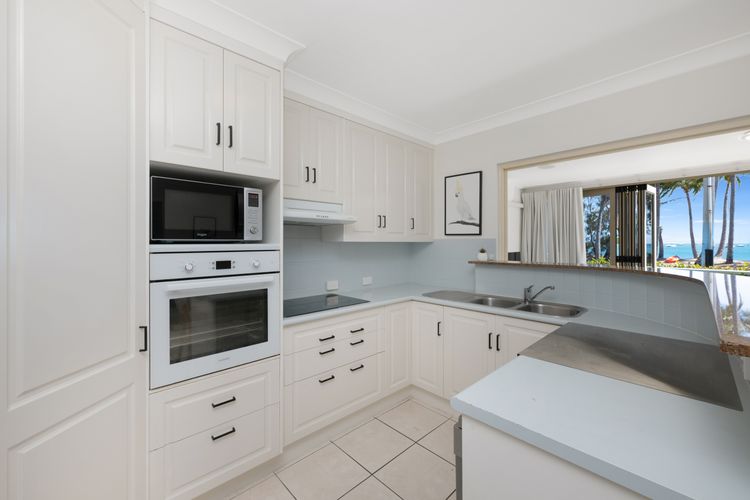 Sails 15 One Bedroom Beachfront
