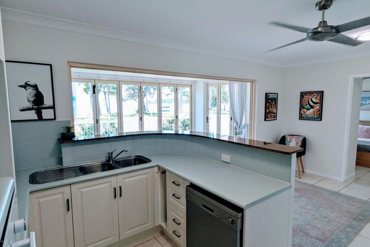 Sails 15 One Bedroom Beachfront