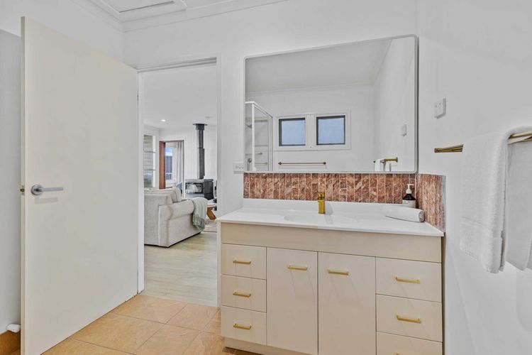 Burrill Lake Cottage