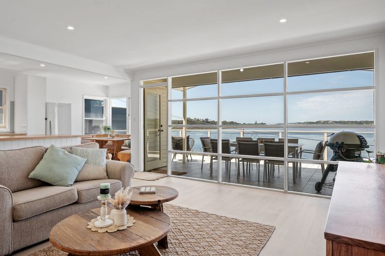 Burrill Lake Cottage