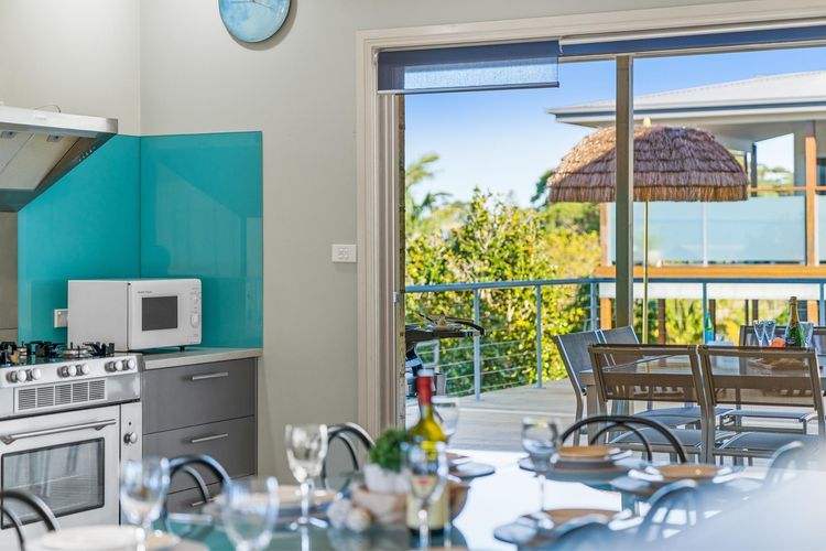 Mollymook Looking Glass