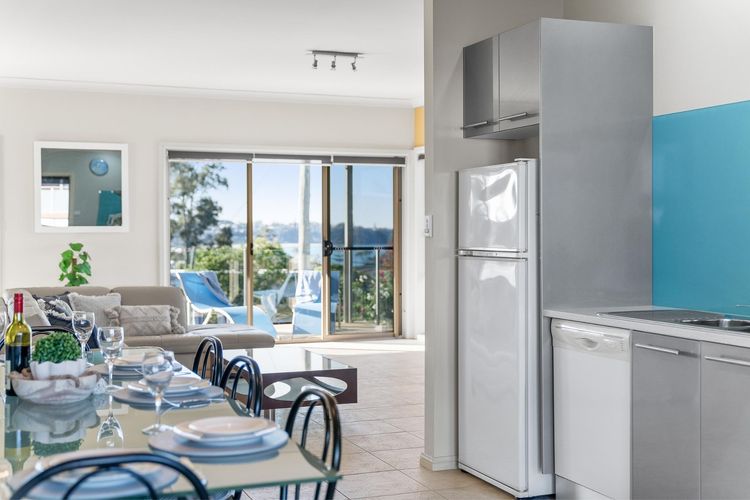 Mollymook Looking Glass