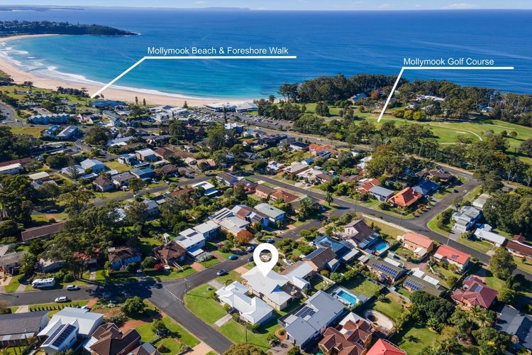 Mollymook Looking Glass