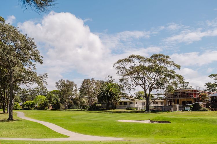 Beachlife – Steps to Mollymook Beach