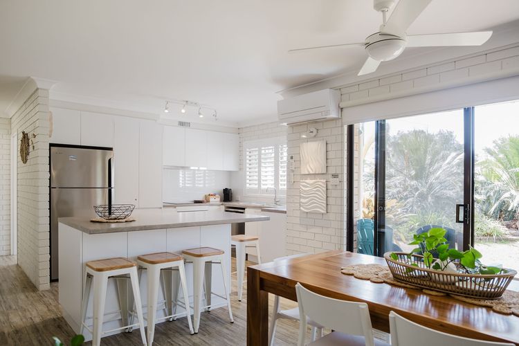 Beachlife – Steps to Mollymook Beach