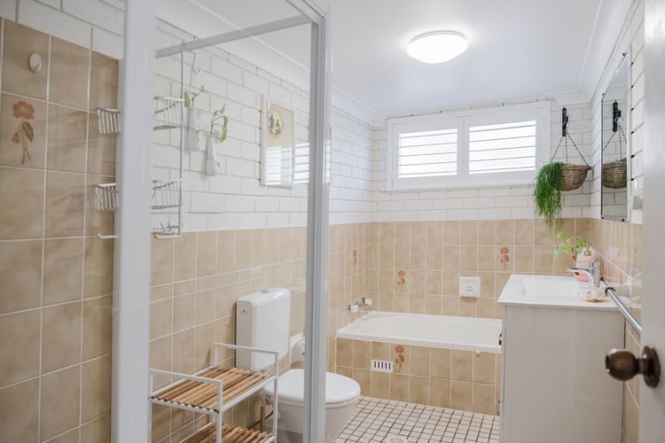 Beachlife – Steps to Mollymook Beach