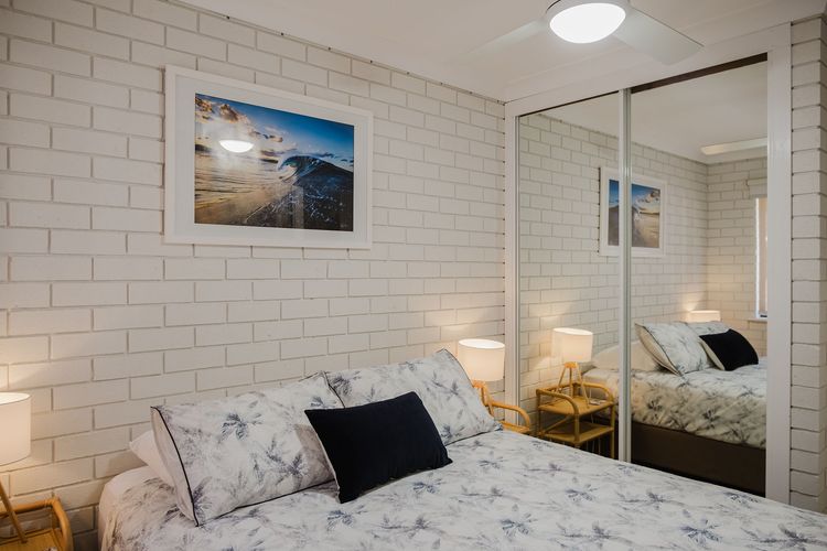 Beachlife – Steps to Mollymook Beach