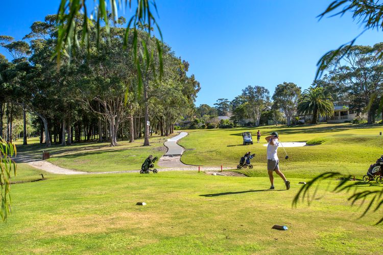 Beachlife – Steps to Mollymook Beach