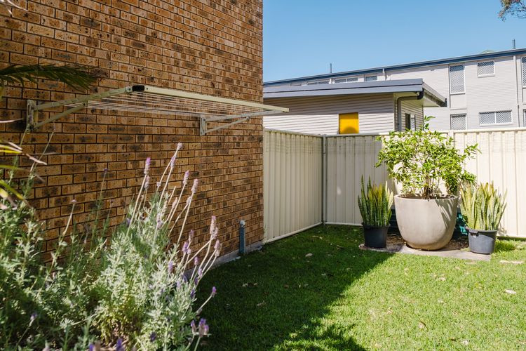 Beachlife – Steps to Mollymook Beach