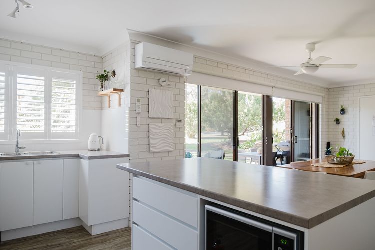 Beachlife – Steps to Mollymook Beach