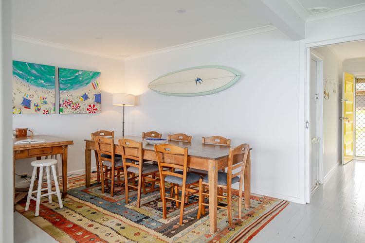 Surfers Lookout – Classic Beach Bungalow