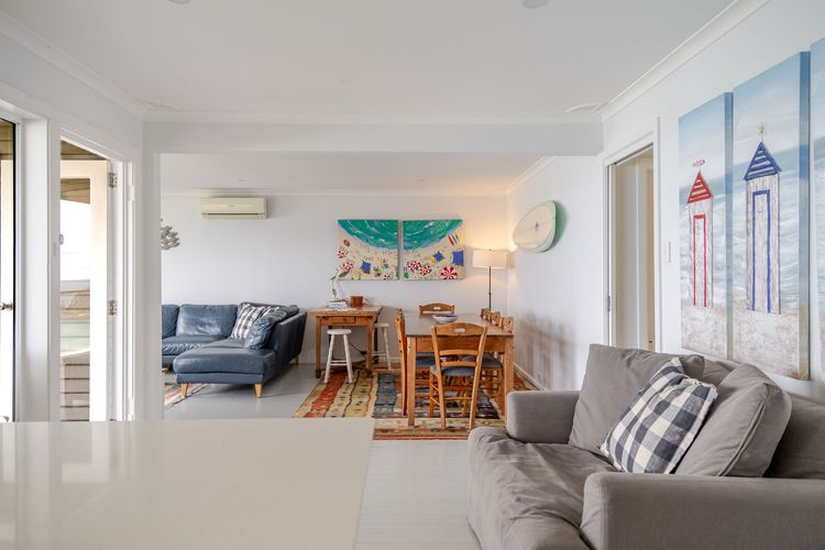 Surfers Lookout – Classic Beach Bungalow