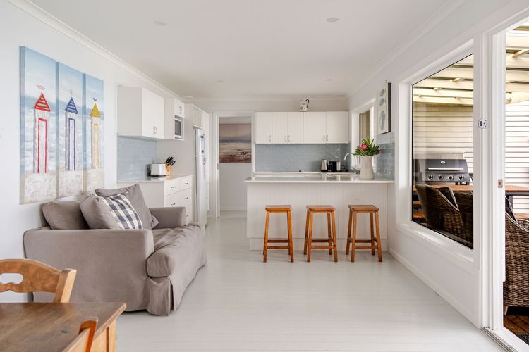 Surfers Lookout – Classic Beach Bungalow