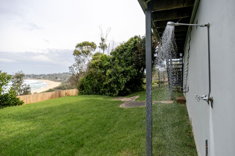 Surfers Lookout – Classic Beach Bungalow