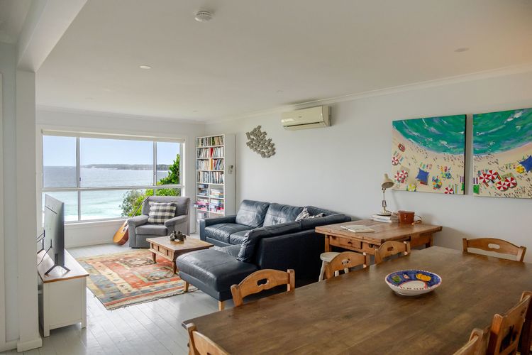 Surfers Lookout – Classic Beach Bungalow