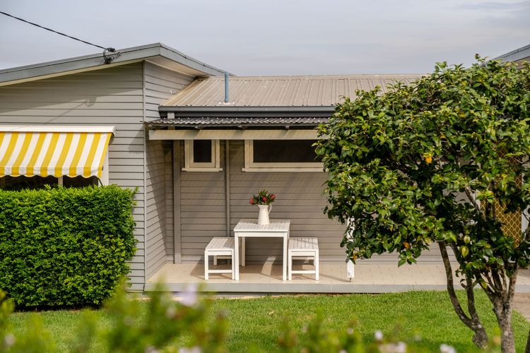 Surfers Lookout – Classic Beach Bungalow