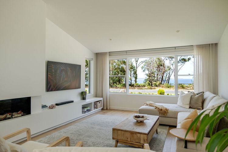 Rise in Mollymook Beach