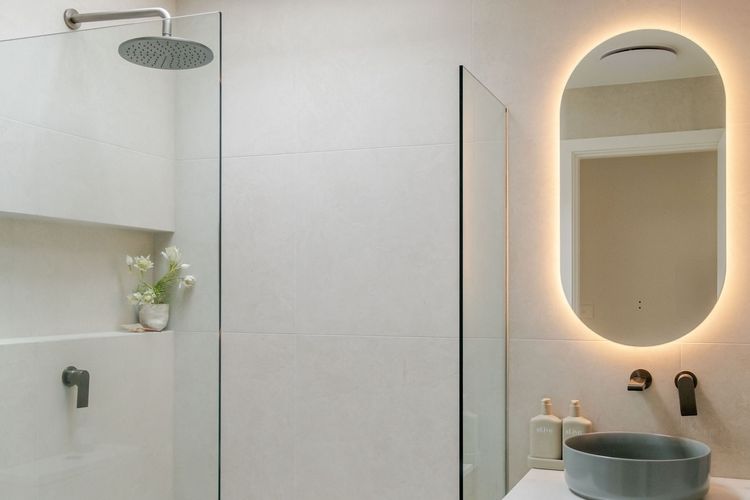 Rise in Mollymook Beach