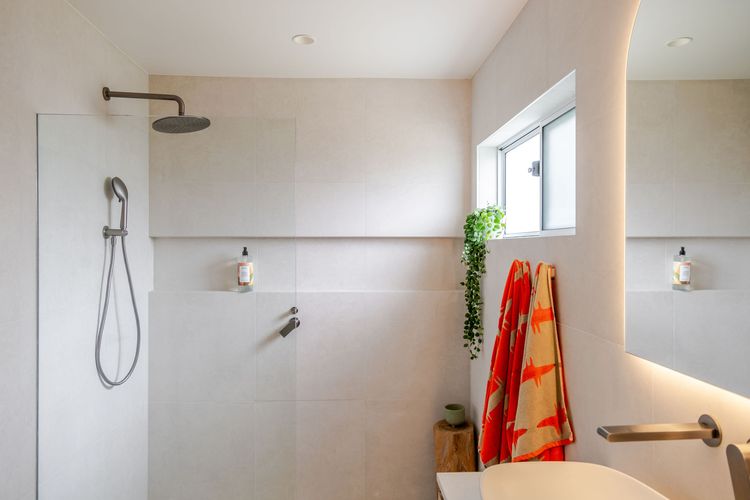 Rise in Mollymook Beach