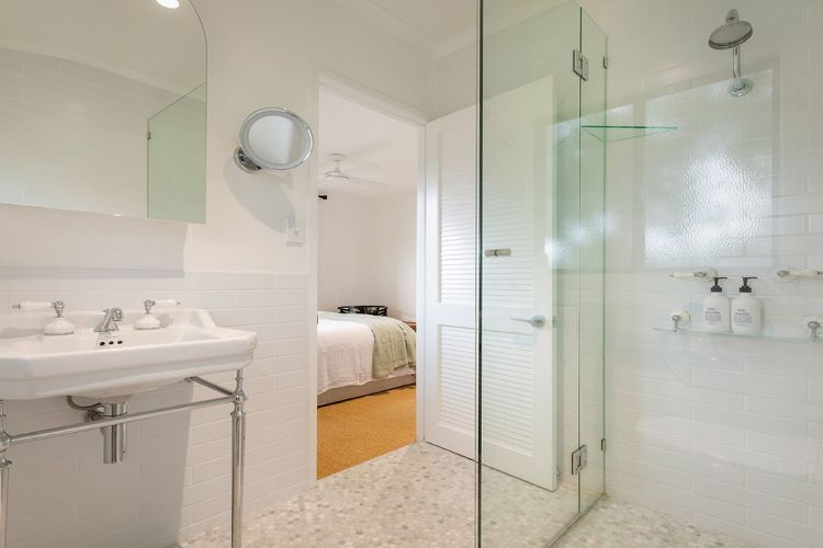 Mustique – 3 BR Caribbean-inspired village retreat