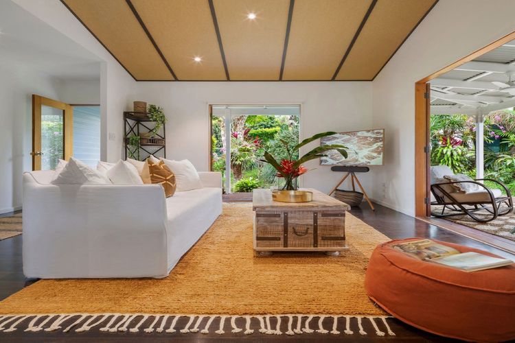 Mustique – 3 BR Caribbean-inspired village retreat