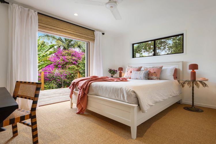 Mustique – 3 BR Caribbean-inspired village retreat