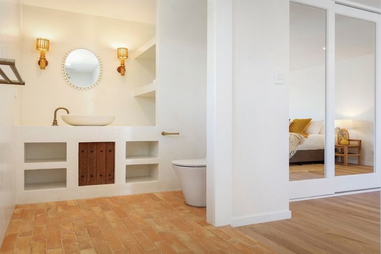 Le Dog Beach Club – chic home with pool