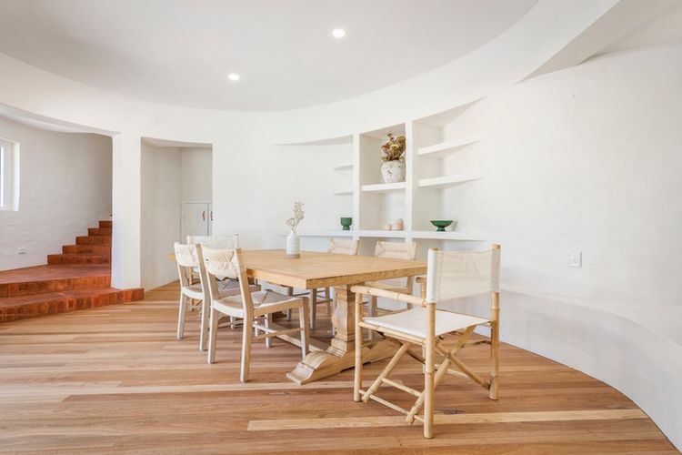 Le Dog Beach Club – chic home with pool