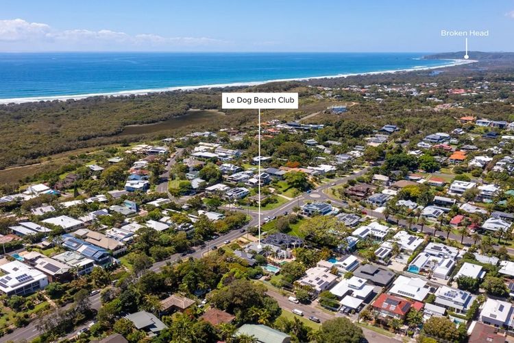 Le Dog Beach Club – chic home with pool