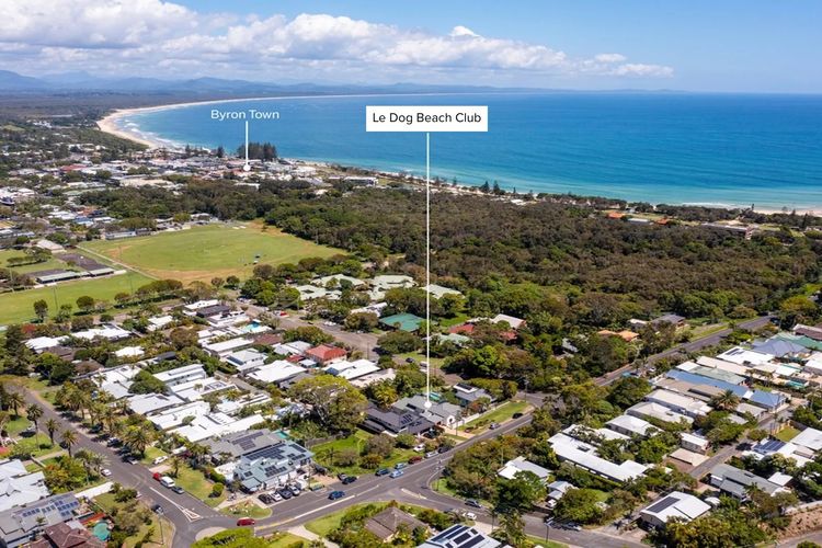 Le Dog Beach Club – chic home with pool