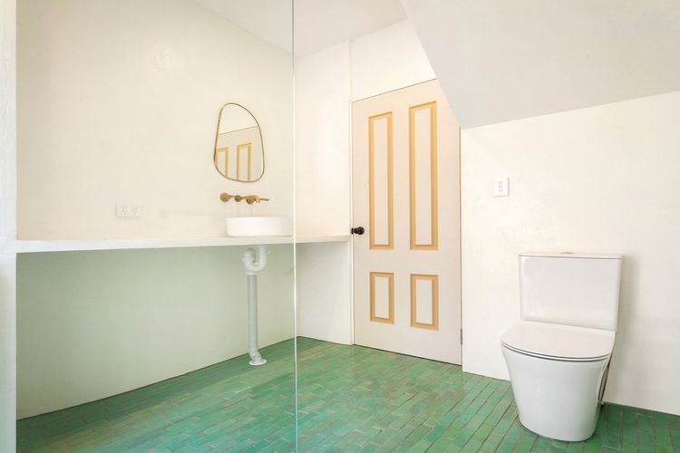 Le Dog Beach Club – chic home with pool