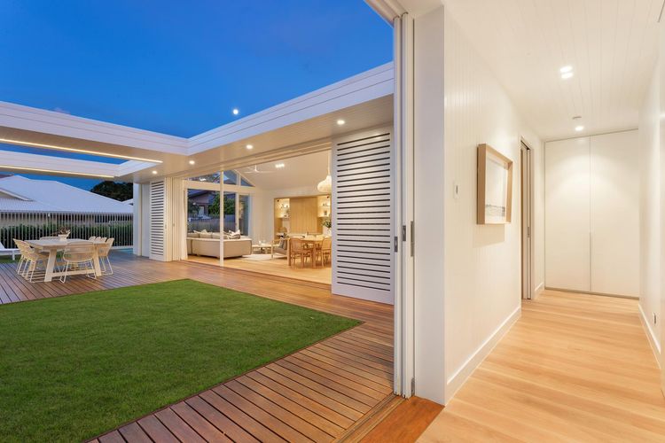 Aroha – beachside luxury home with private pool