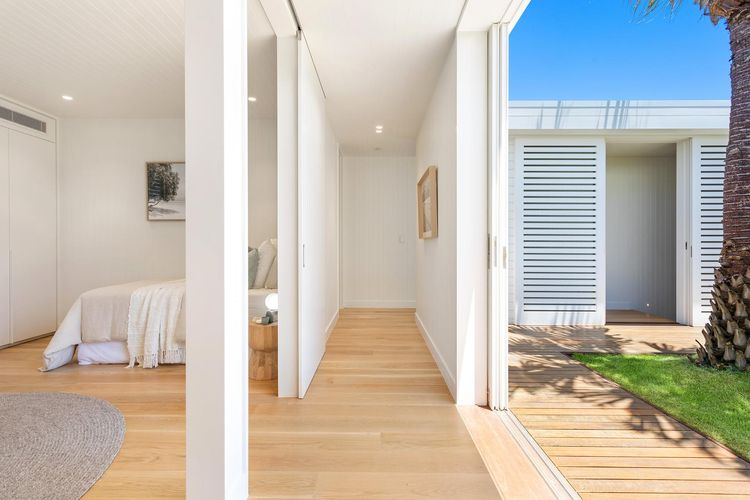 Aroha – beachside luxury home with private pool