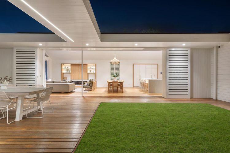 Aroha – beachside luxury home with private pool