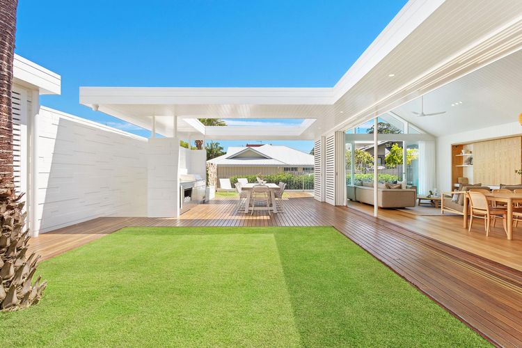 Aroha – beachside luxury home with private pool