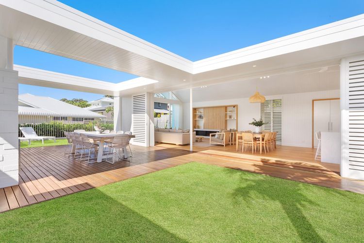 Aroha – beachside luxury home with private pool